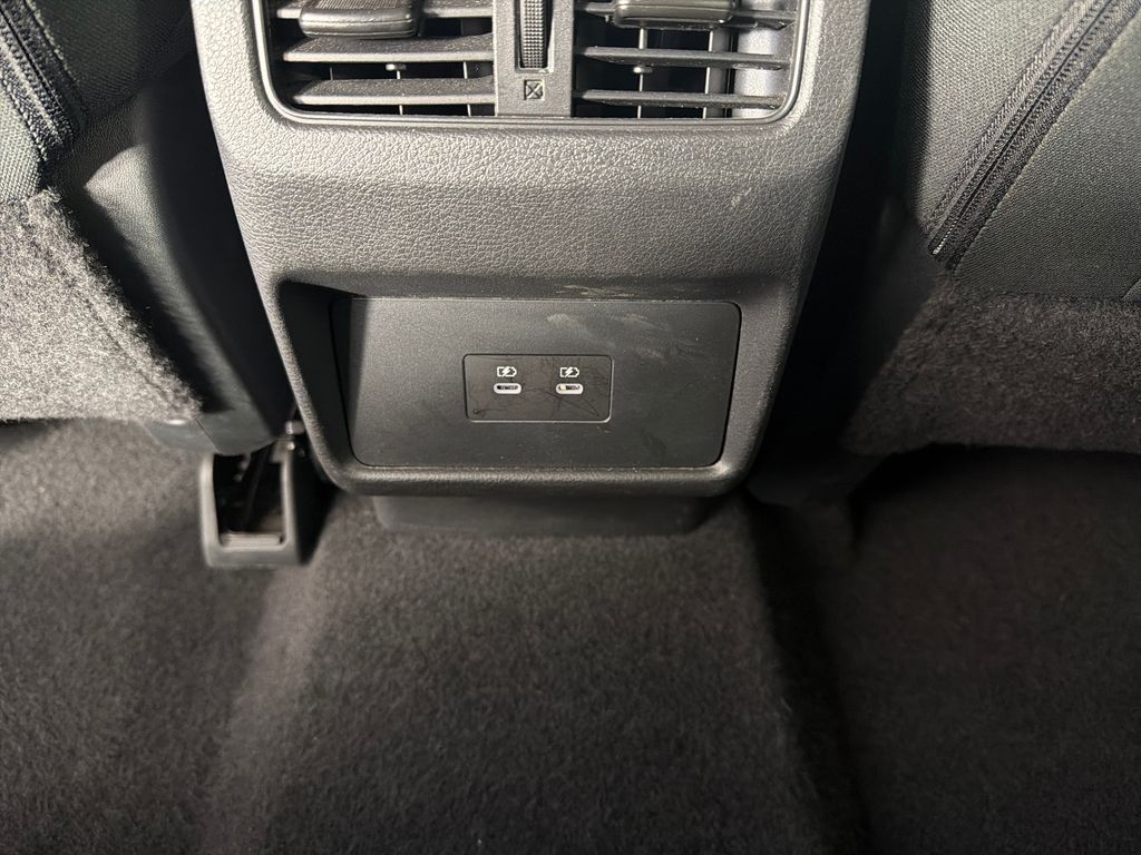 2025 Nissan Rogue SV - Photo 17