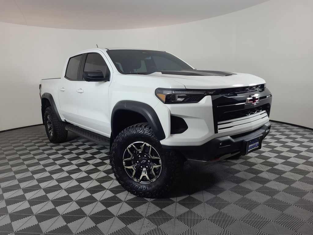 2024 Chevrolet Colorado ZR2's photo