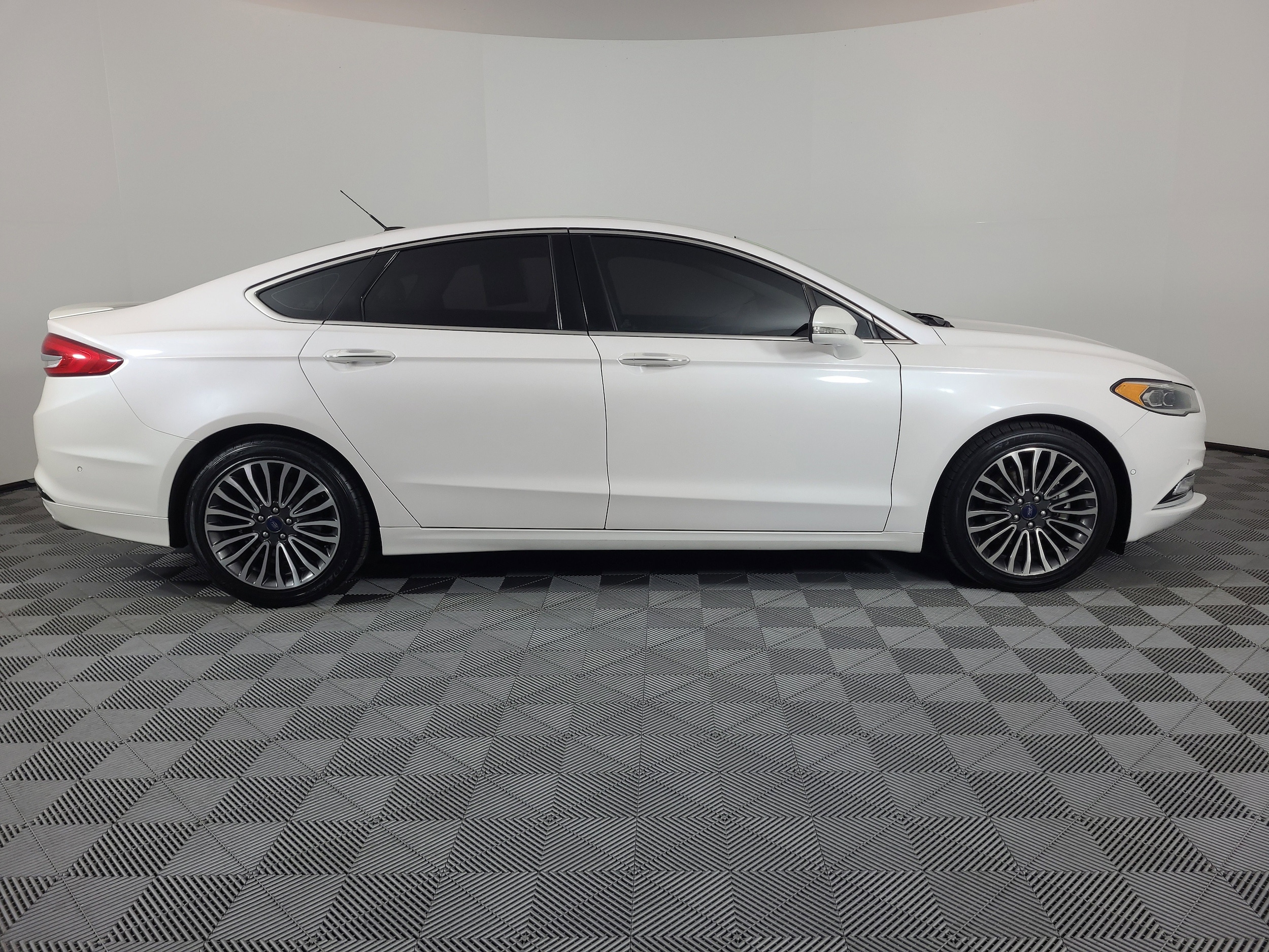 Used 2018 Ford Fusion Hybrid Platinum with VIN 3FA6P0RU2JR195912 for sale in Brighton, CO