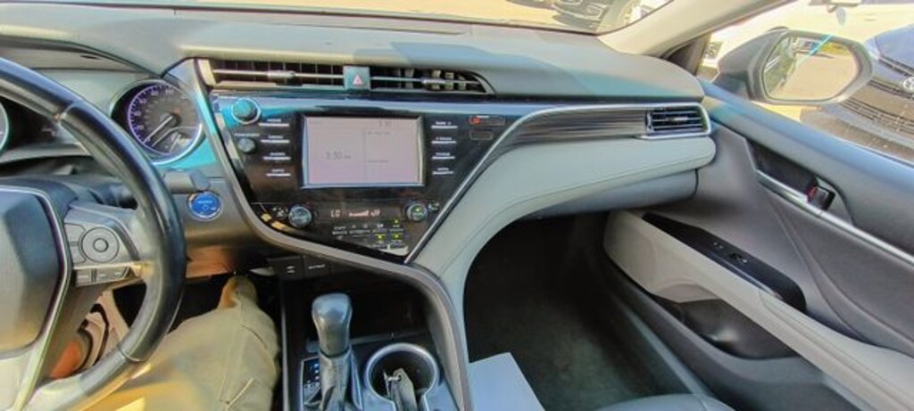 Used 2018 Toyota Camry Hybrid XLE Sedan
