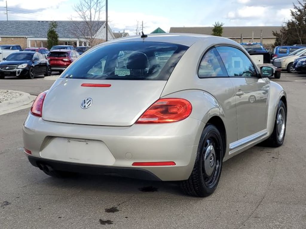 Used 2012 Volkswagen Beetle 2.5L Hatchback