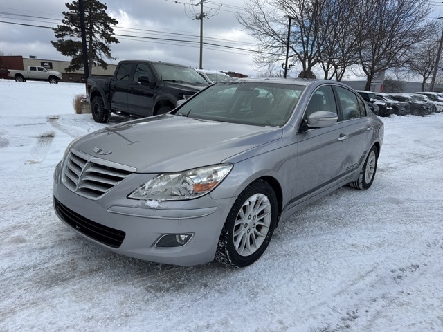 2011 Hyundai Genesis 3.8's photo