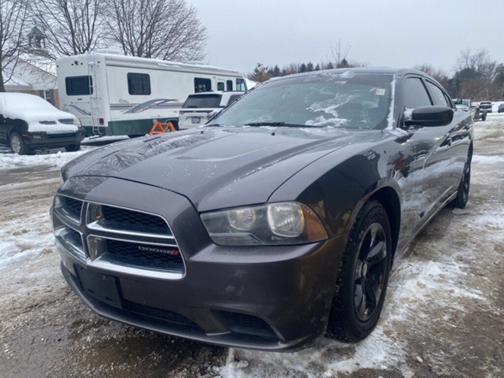 Used 2013 Dodge Charger SE Sedan