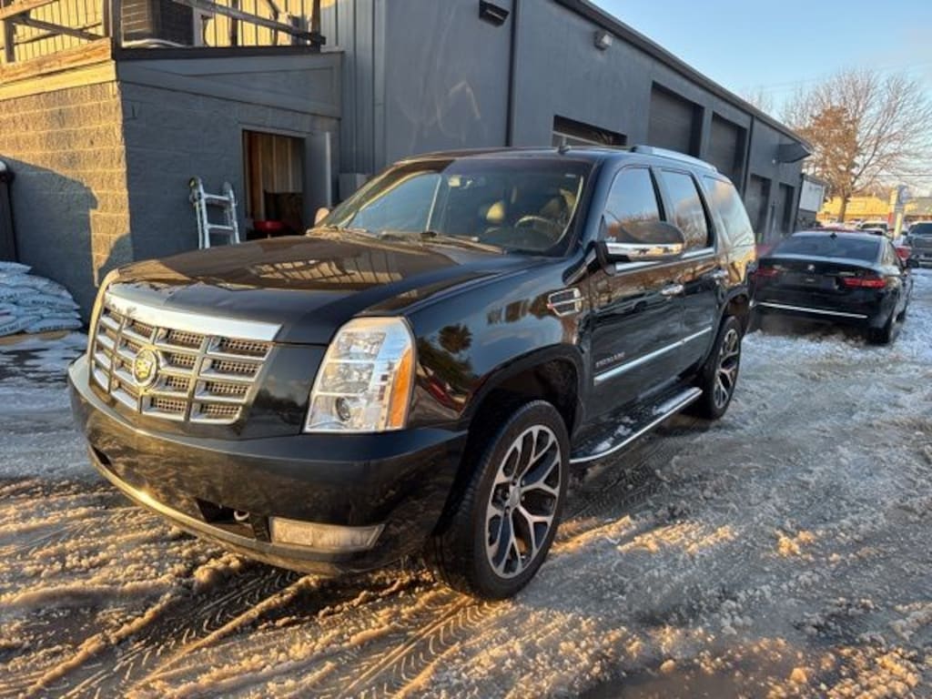 Used 2011 CADILLAC Escalade Luxury SUV