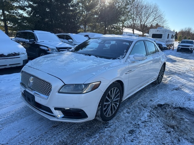 2018 Lincoln Continental Select's photo