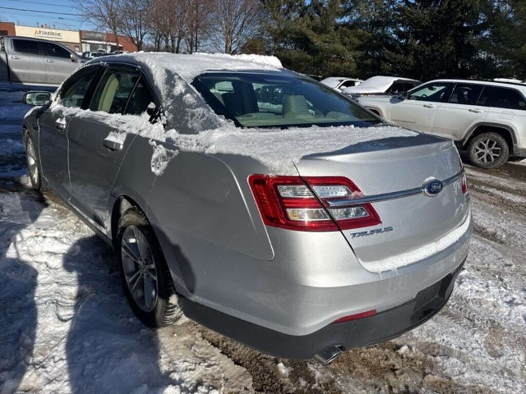 Used 2014 Ford Taurus SEL Sedan