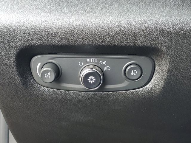 2018 Chevrolet Traverse 1LT - Photo 18