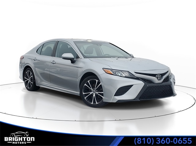 2019 Toyota Camry SE's photo