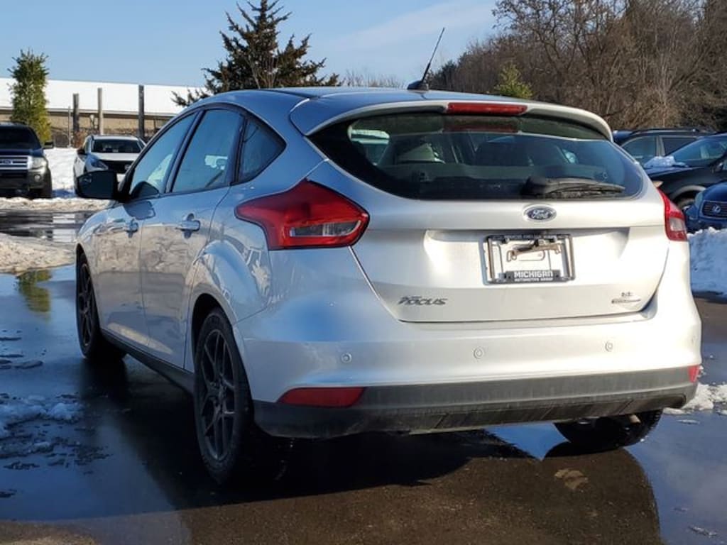 Used 2016 Ford Focus SE Hatchback