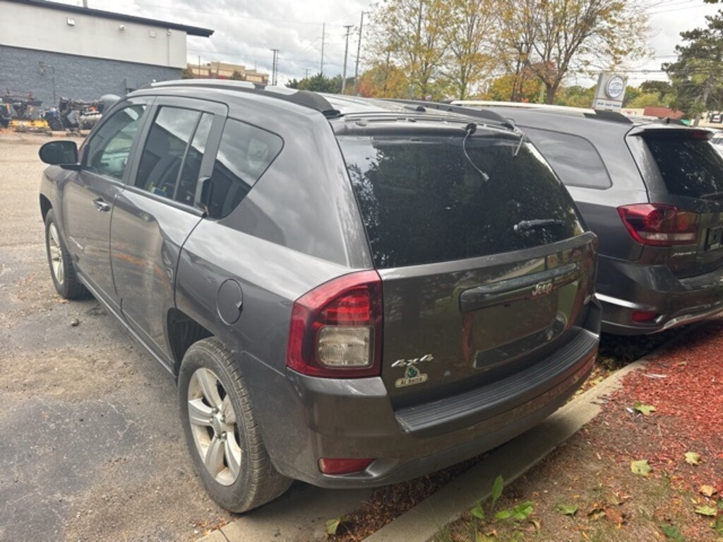 Used 2017 Jeep Compass Latitude 4x4 SUV