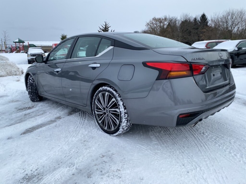 Used 2023 Nissan Altima 2.5 SL Sedan