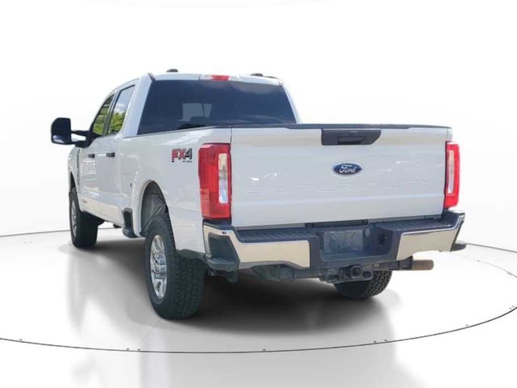 Used 2024 Ford F-250 XLT Truck Crew Cab