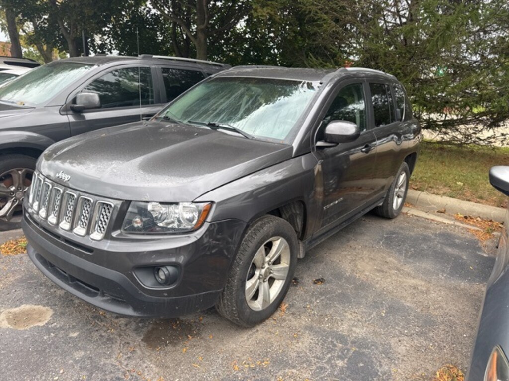 Used 2017 Jeep Compass Latitude 4x4 SUV