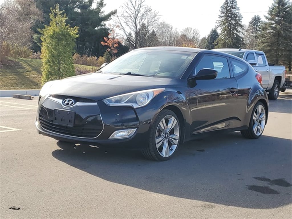 Used 2013 Hyundai Veloster Base w/Black Hatchback