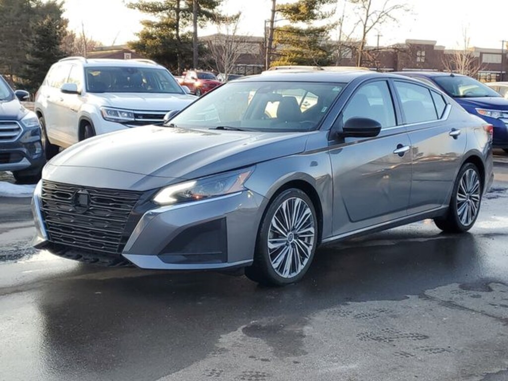 Used 2023 Nissan Altima 2.5 SL Sedan