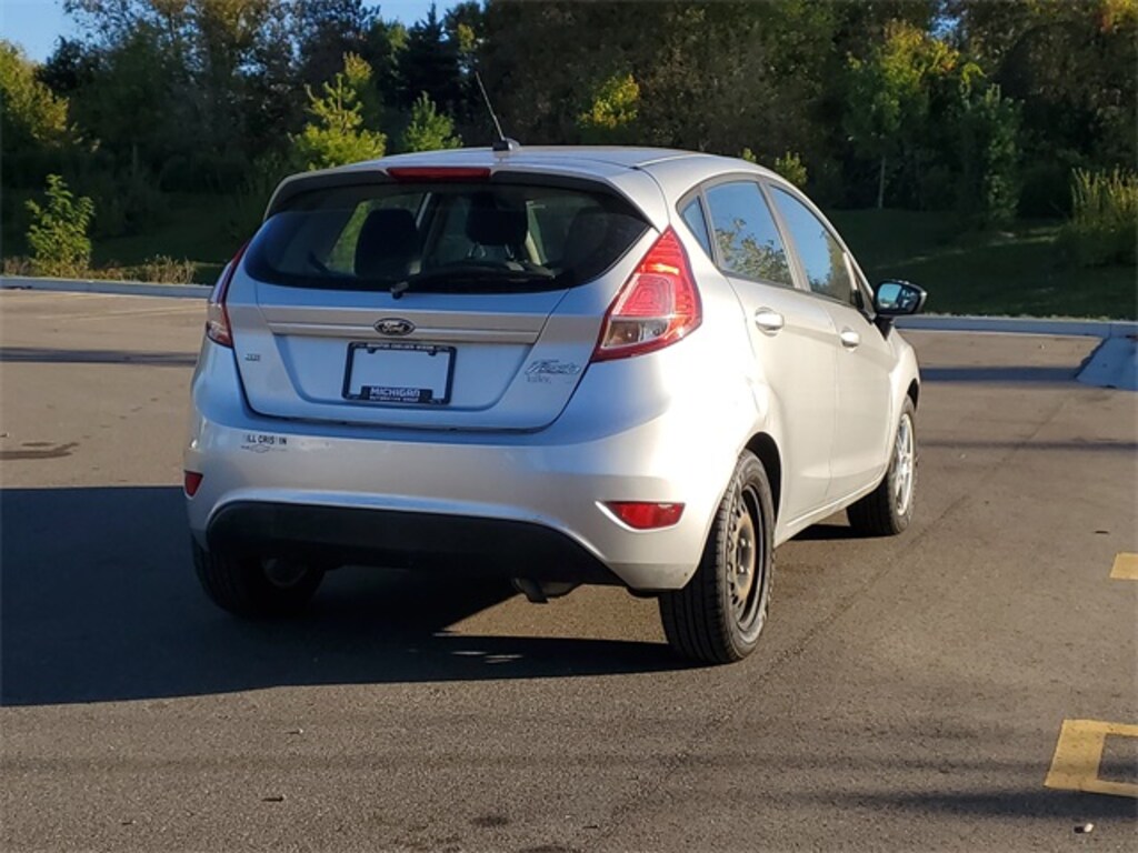Used 2017 Ford Fiesta SE Hatchback