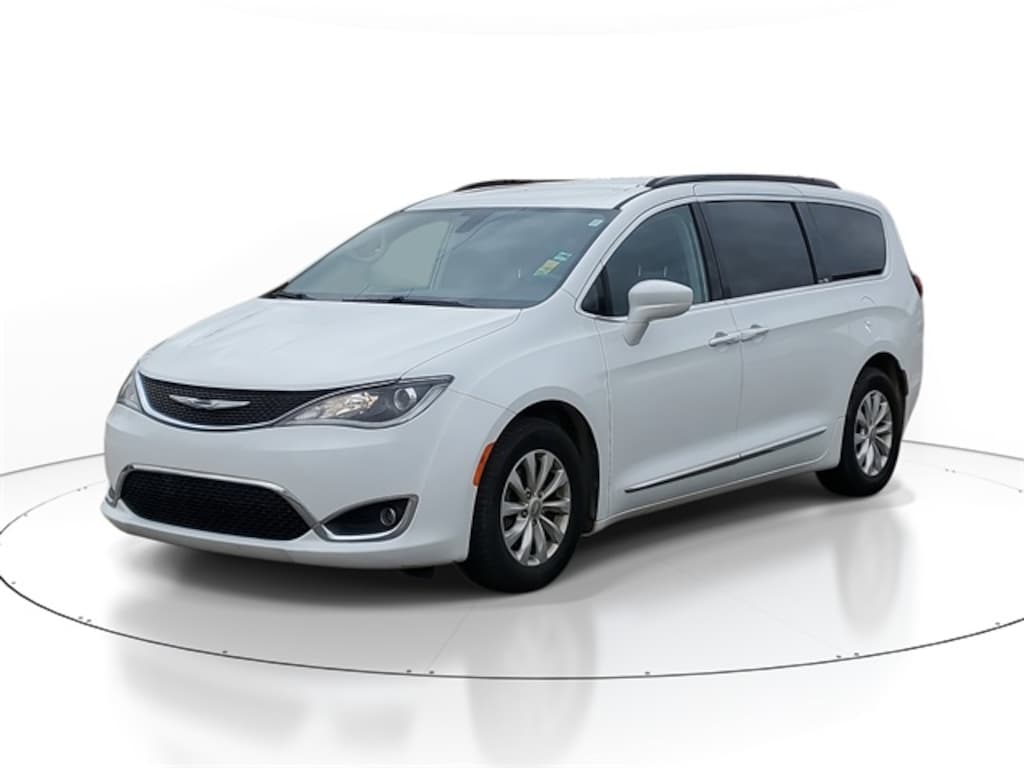 Used 2017 Chrysler Pacifica Touring-L Van
