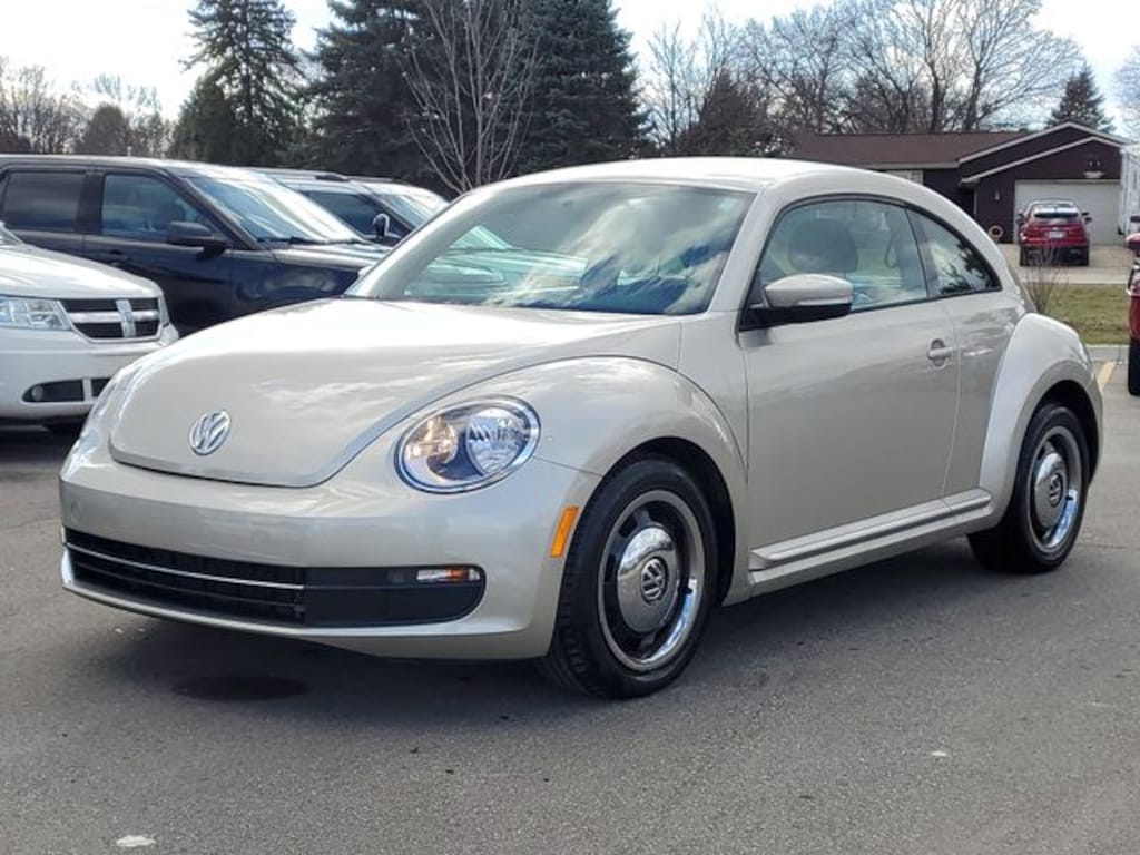 Used 2012 Volkswagen Beetle 2.5L Hatchback
