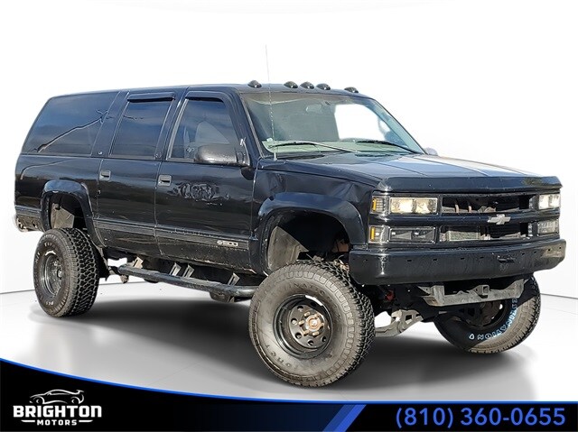 1997 Chevrolet Suburban Base's photo