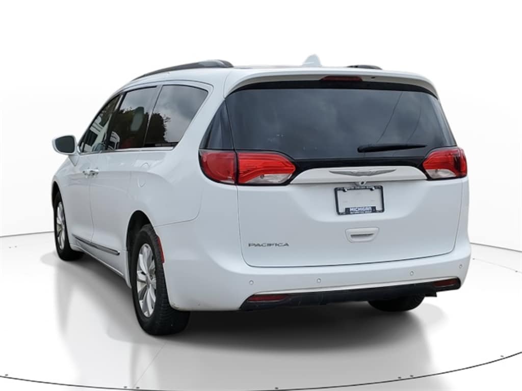 Used 2017 Chrysler Pacifica Touring-L Van