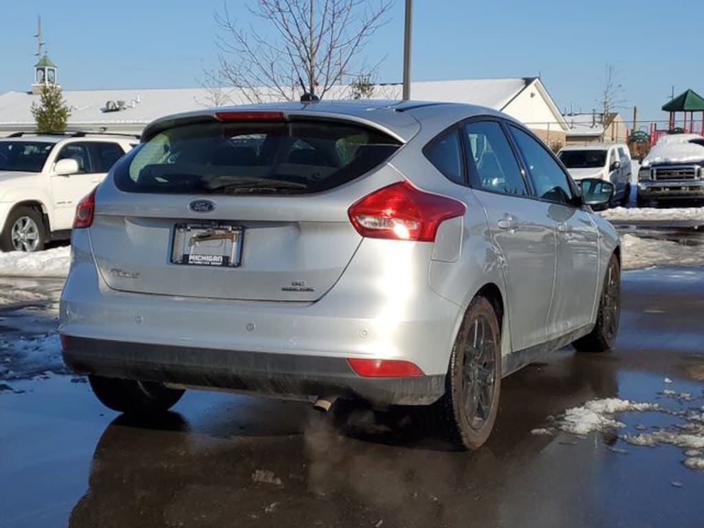 Used 2016 Ford Focus SE Hatchback