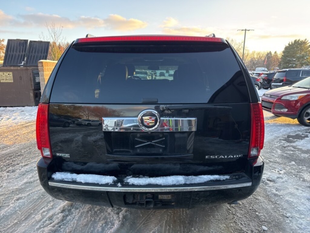 Used 2011 CADILLAC Escalade Luxury SUV