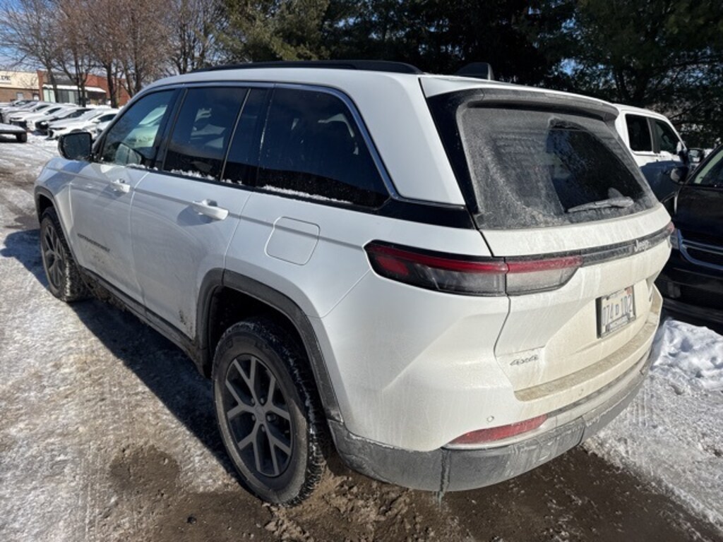 Used 2024 Jeep Grand Cherokee Limited SUV