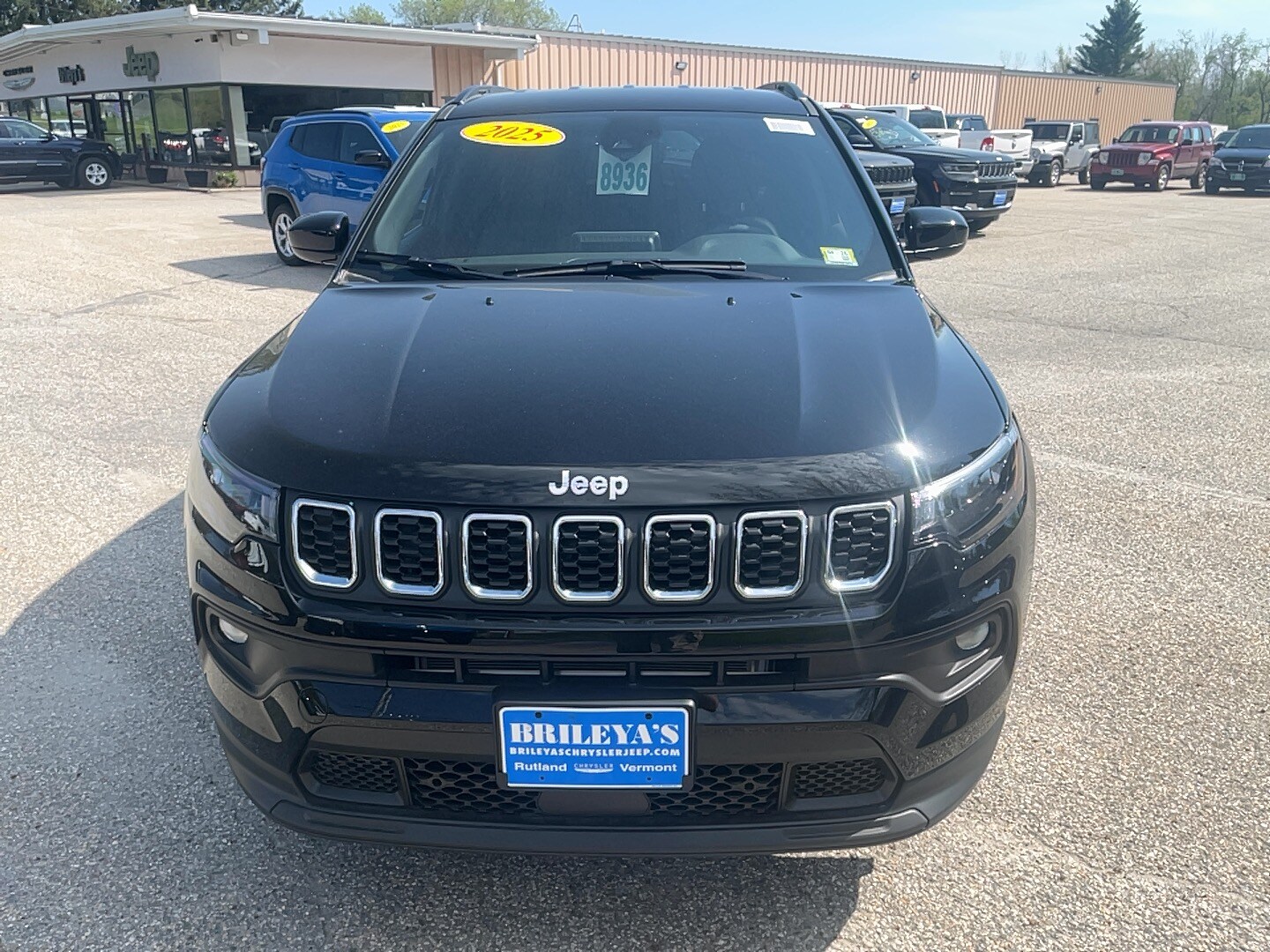 2025 Jeep Compass Latitude photo 2