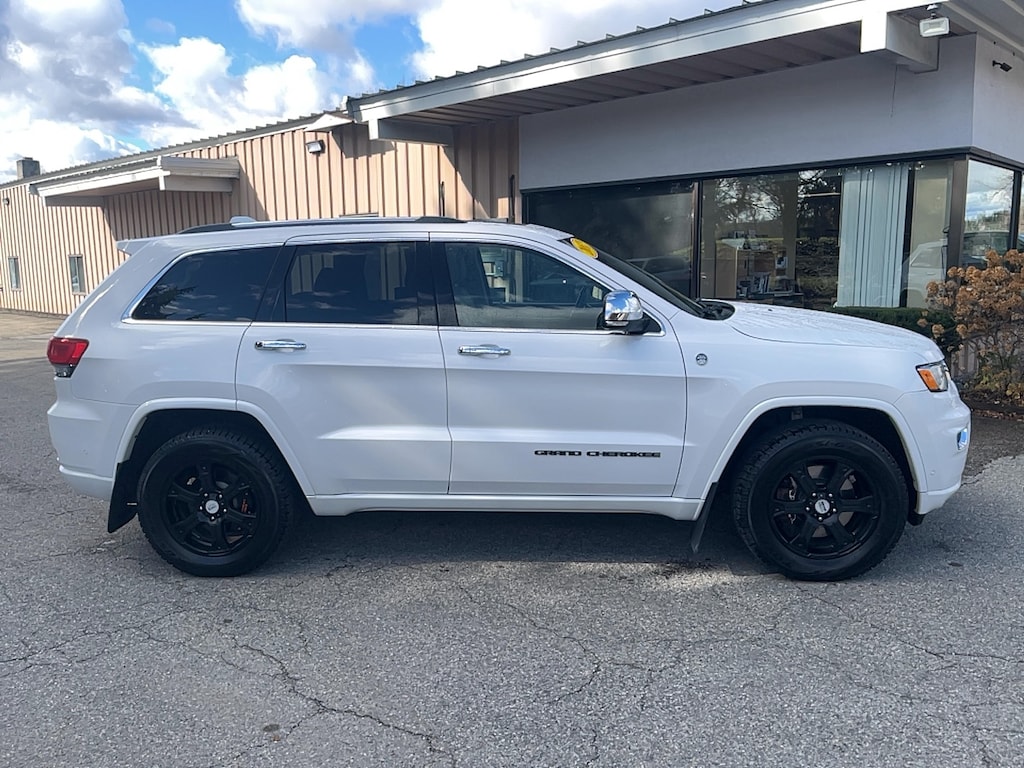 Used 2017 Jeep Grand Cherokee Overland SUV