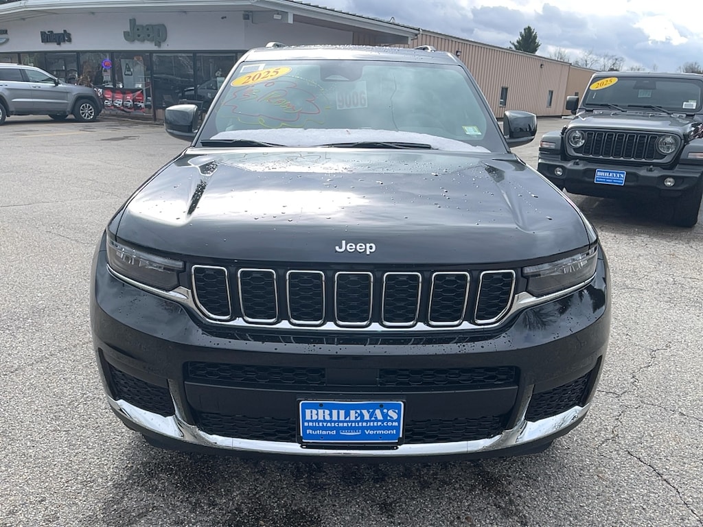 New 2025 Jeep Grand Cherokee L LAREDO X 4X4 Sport Utility