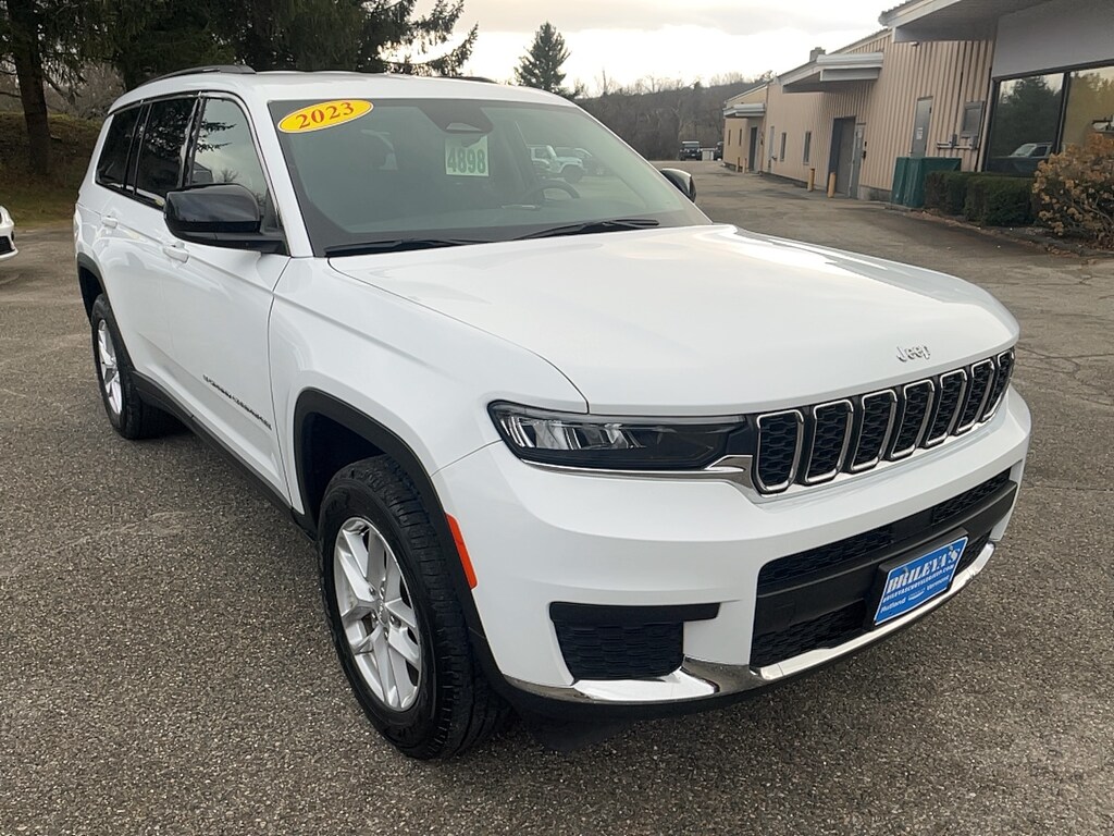 Used 2023 Jeep Grand Cherokee L Laredo SUV