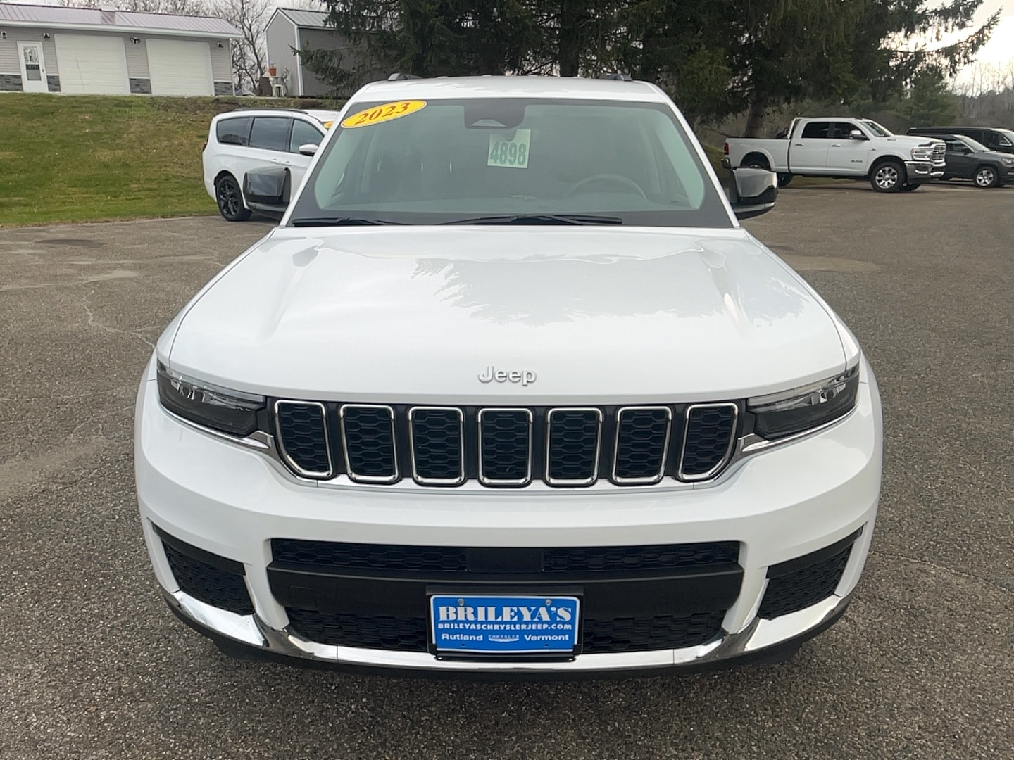 2023 Jeep Grand Cherokee L Laredo's photo