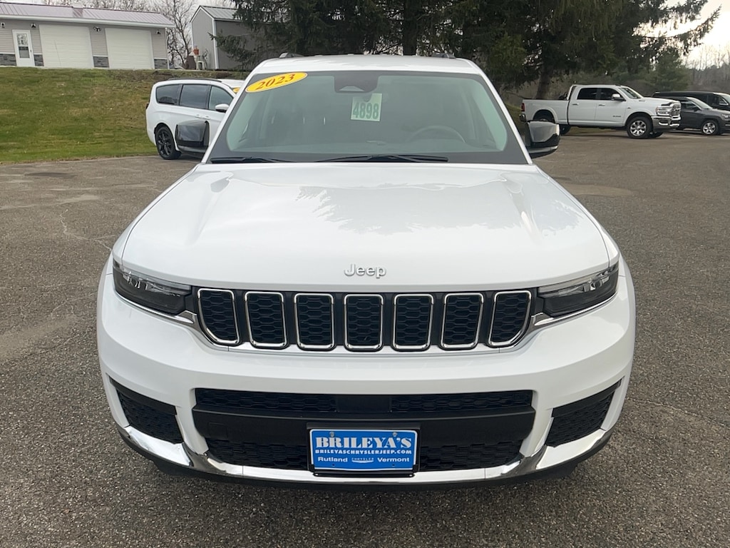 Used 2023 Jeep Grand Cherokee L Laredo SUV