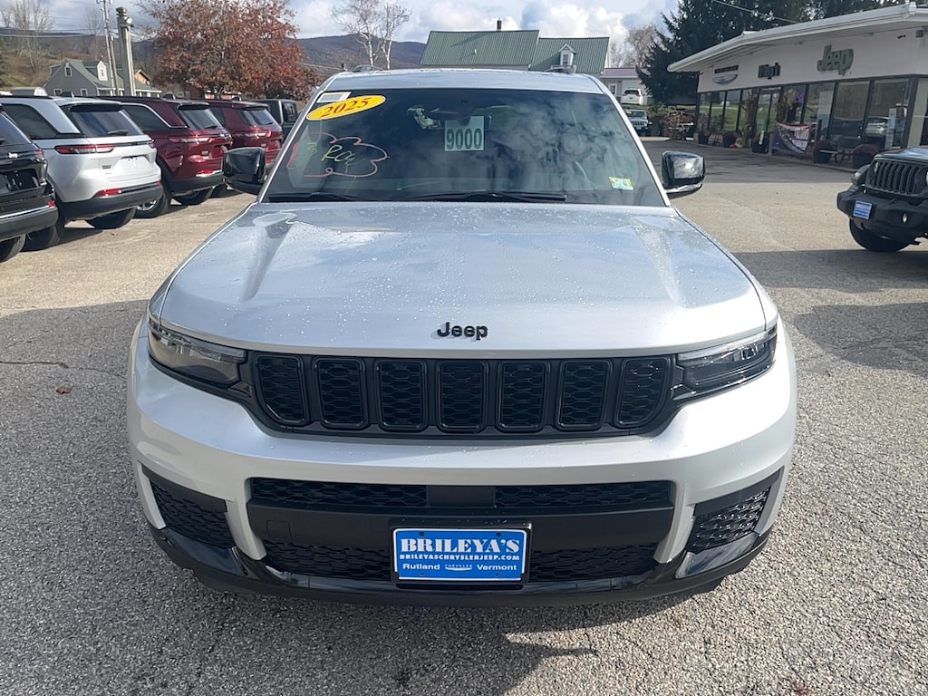 New 2025 Jeep Grand Cherokee L ALTITUDE X 4X4 Sport Utility