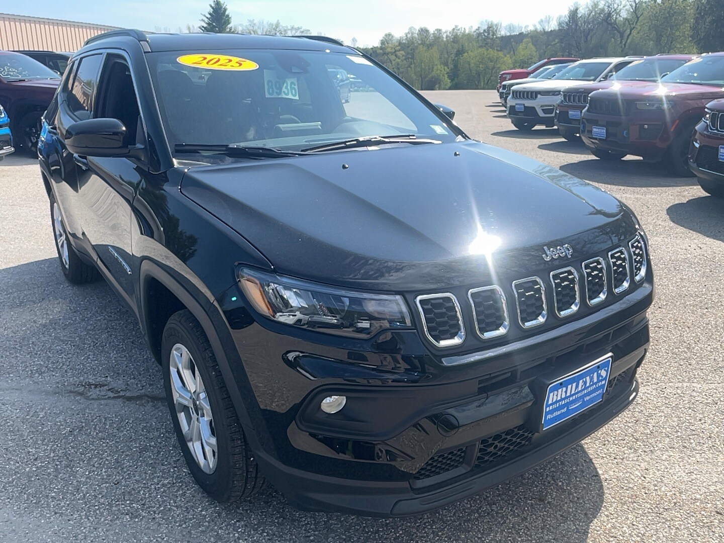 2025 Jeep Compass Latitude photo 3
