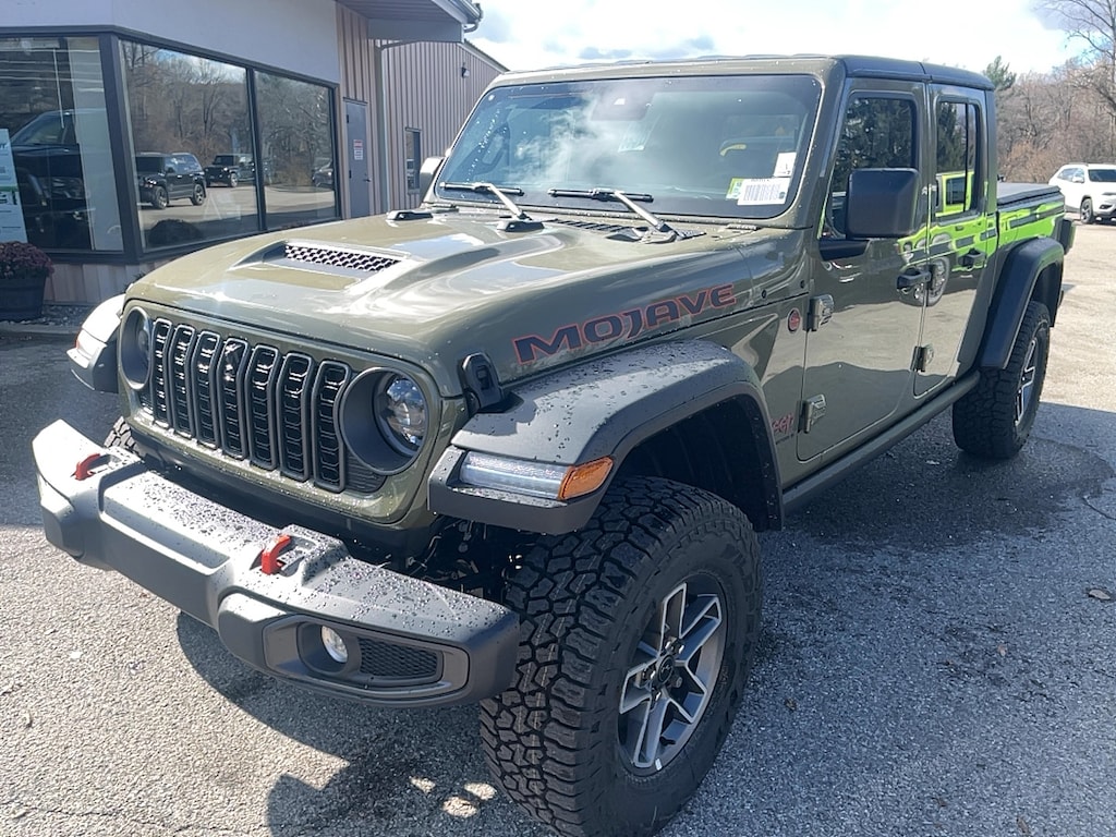 New 2025 Jeep Gladiator MOJAVE 4X4 Pickup