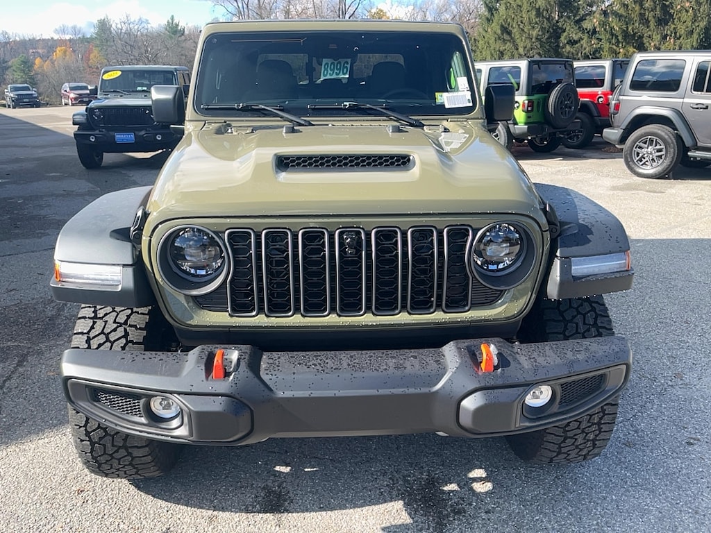 New 2025 Jeep Gladiator MOJAVE 4X4 Pickup