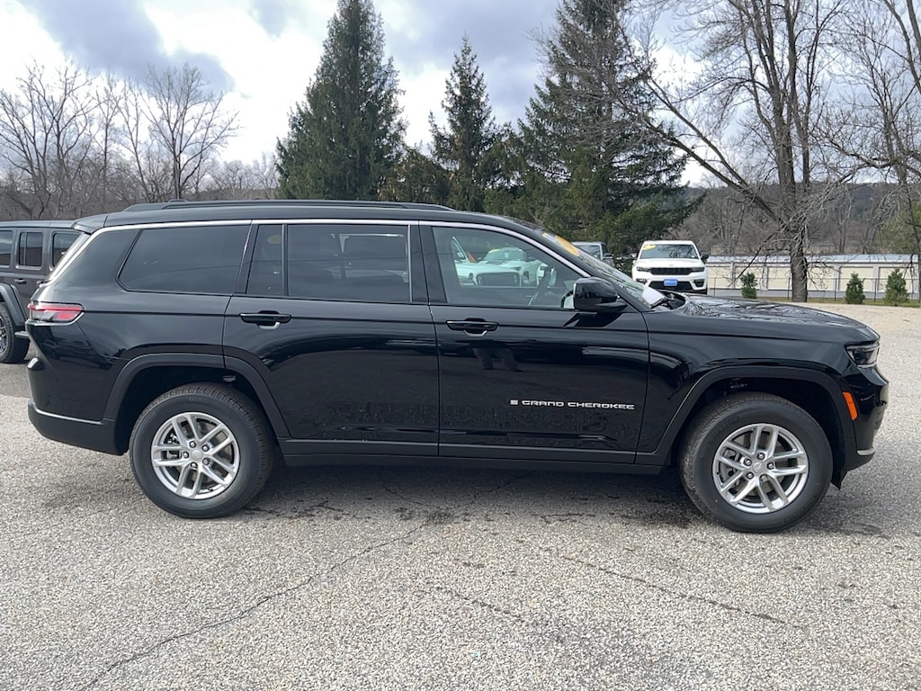 New 2025 Jeep Grand Cherokee L LAREDO X 4X4 Sport Utility