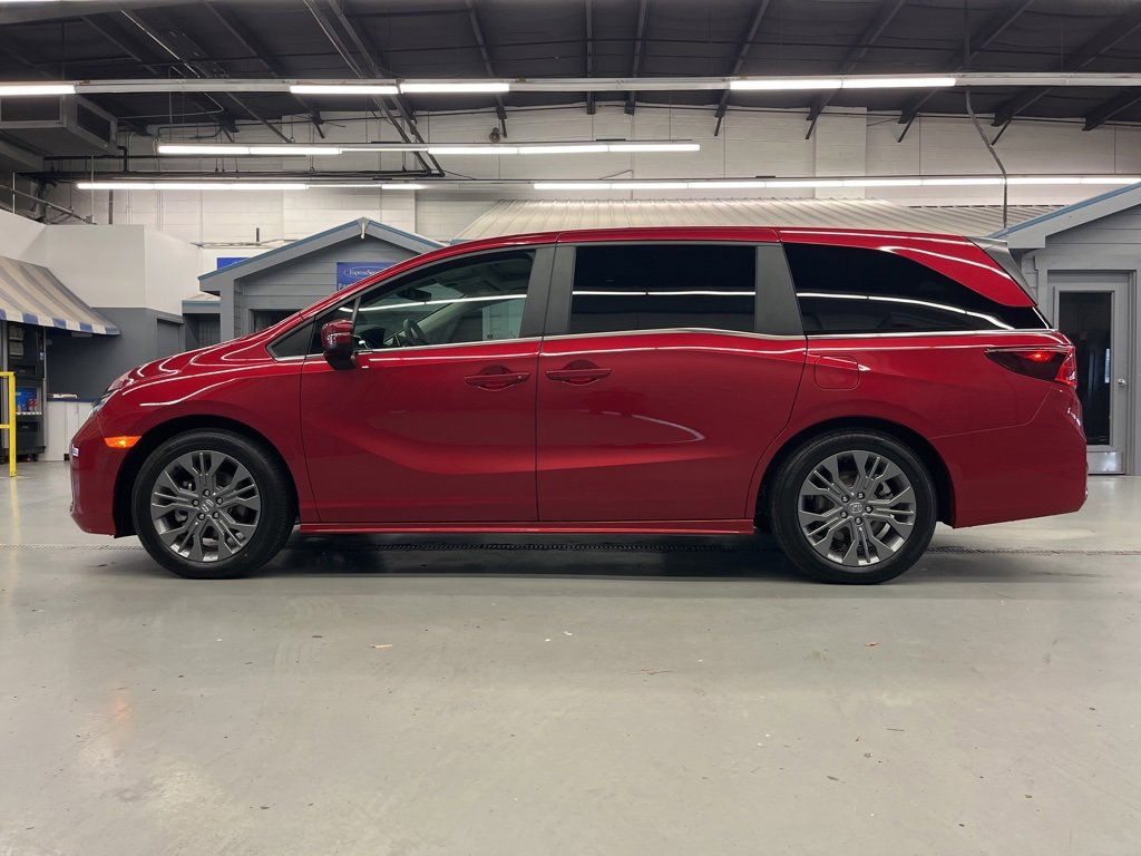 2025 Honda Odyssey Touring photo 4
