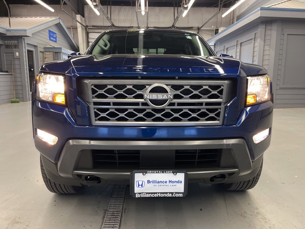 2023 Nissan Frontier Crew Cab photo 2