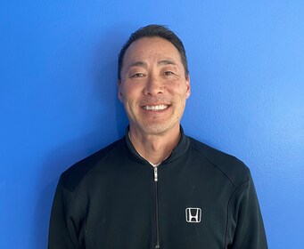 Staff member Warren Choe from ID_1cf8c08fbdba