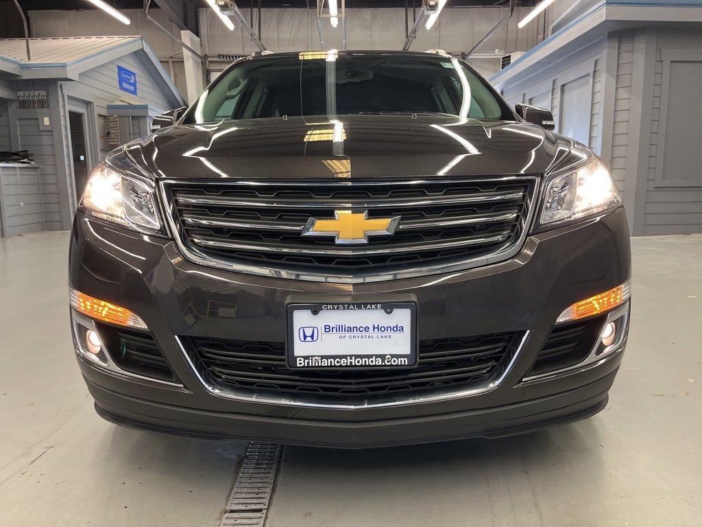 Used 2017 Chevrolet Traverse 1LT with VIN 1GNKRGKDXHJ215230 for sale in Crystal Lake, IL