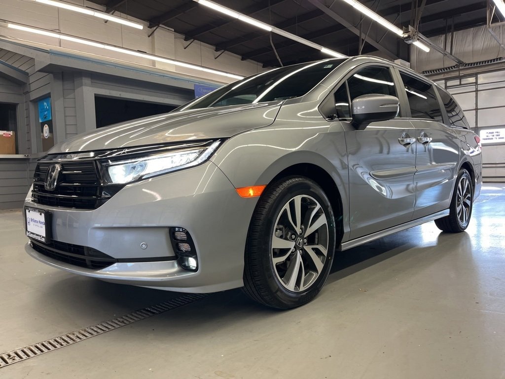Used 2023 Honda Odyssey Touring Van