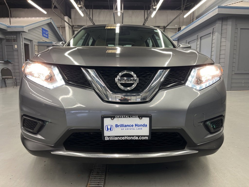 2016 Nissan Rogue S photo 2