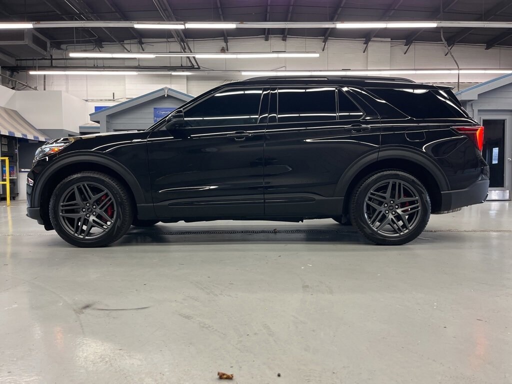 Used 2025 Ford Explorer ST-Line SUV