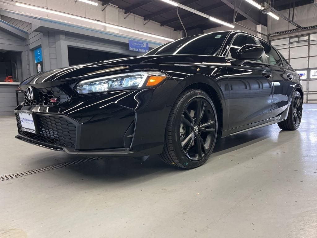 2026 Honda Civic Si photo 3