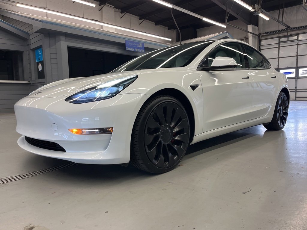 2023 Tesla Model 3 Performance photo 3