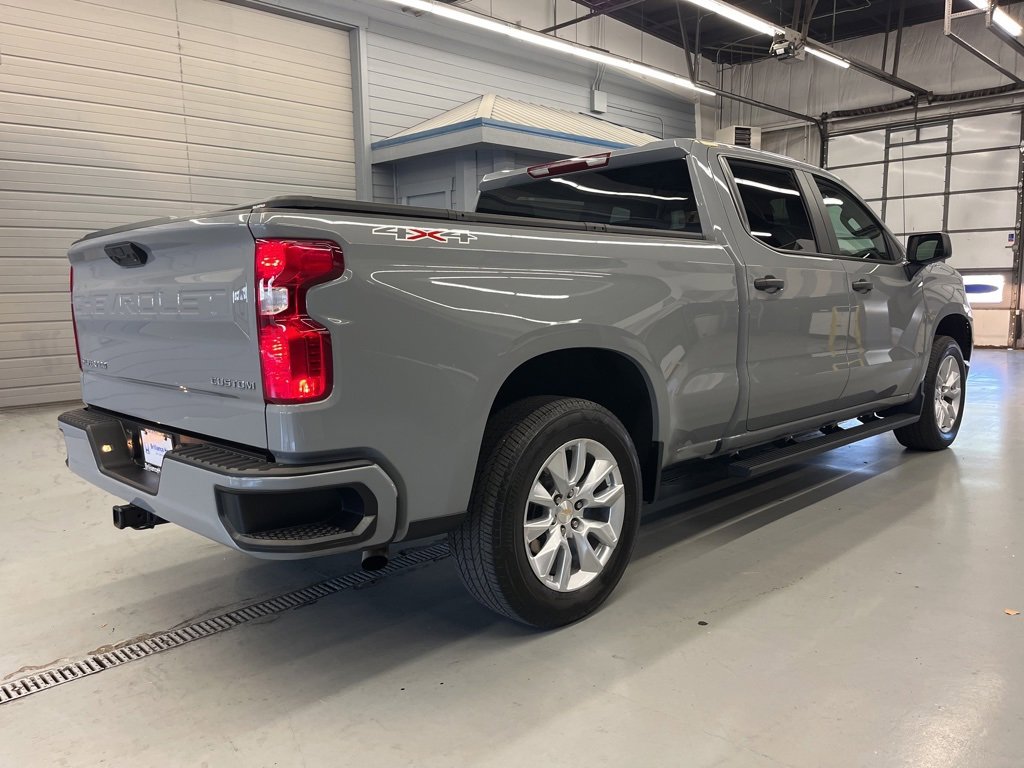 2024 Chevrolet Silverado 1500 Custom photo 3