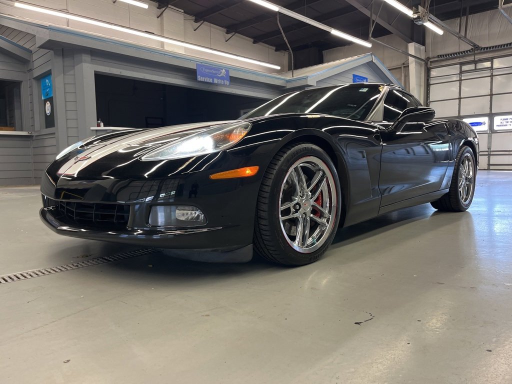 2005 Chevrolet Corvette Base photo 3