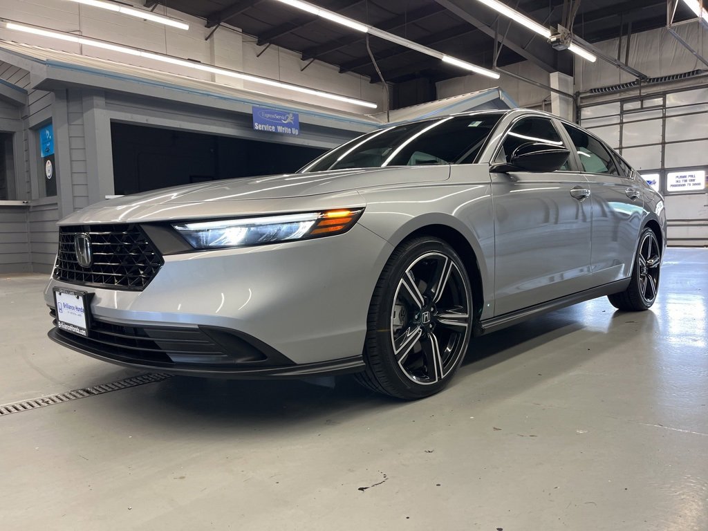 2023 Honda Accord Hybrid Sport photo 3
